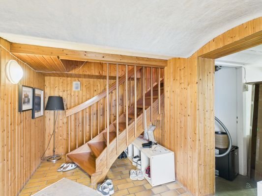 Flur-Treppe-Wohnung-2