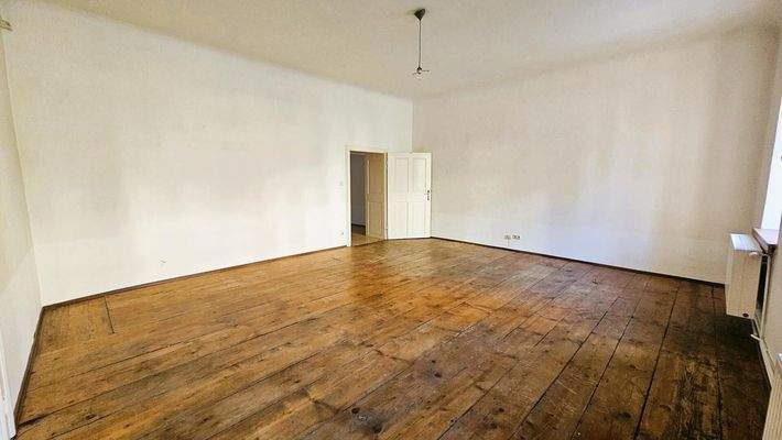 großes Wohn-/Schlafzimmer