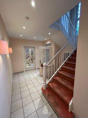 Treppe zum Obergeschoss