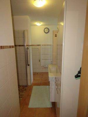 31 Blick in das Bad (Benutzerdefiniert).jpg