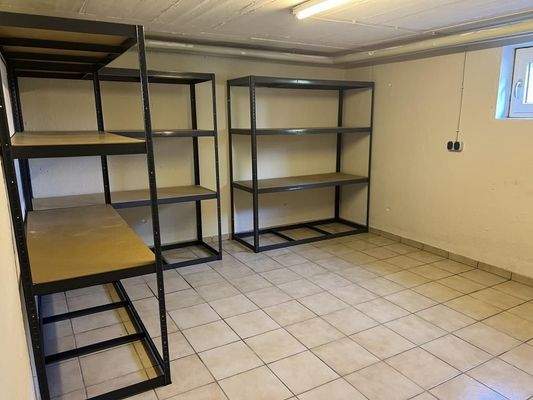 Riesiger separater Keller