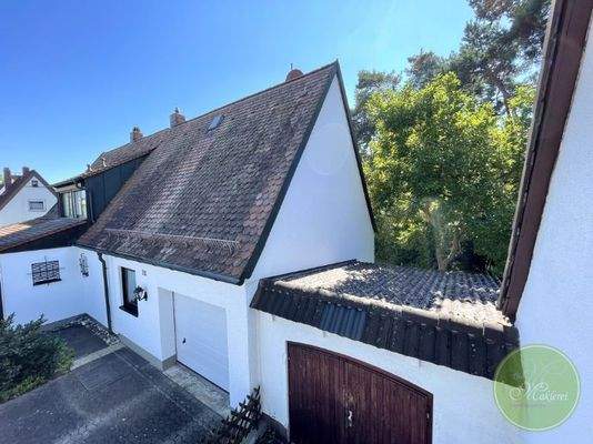 OG: Blick auf die Garage