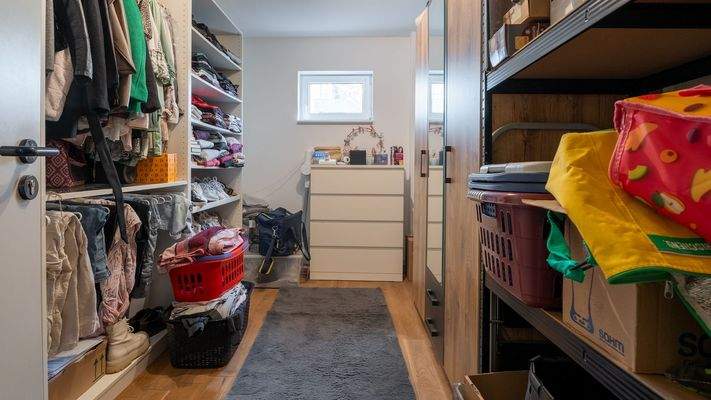 Kinderzimmer/Büro/Ankleide