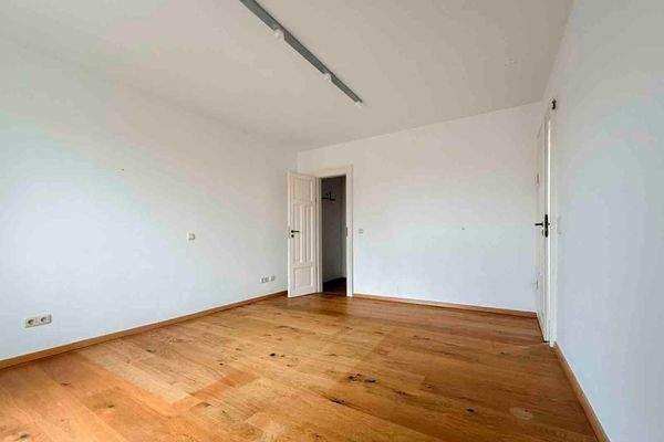 Schlafzimmer Ansicht 02