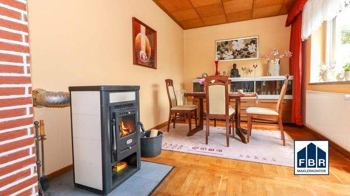 Essbereich mit Kamin