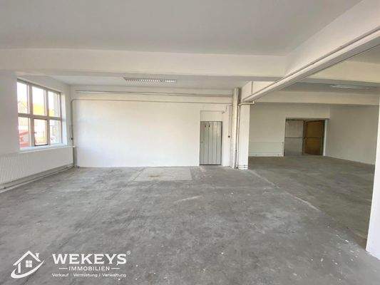 Blick vom Tor in die Halle