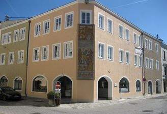 Bild 1: Außenansicht des Geäbudes