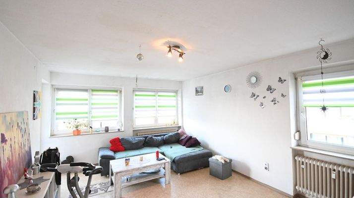 3-Zi-Wohnung: Wohnbereich...