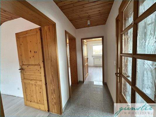 Eingansbereich DG mit drei Schlafzimmern u. Bad