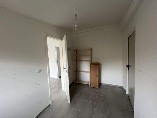 Nebenraum mit Ausgang