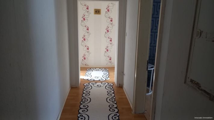 Flur DG Wohnung lrechts 
