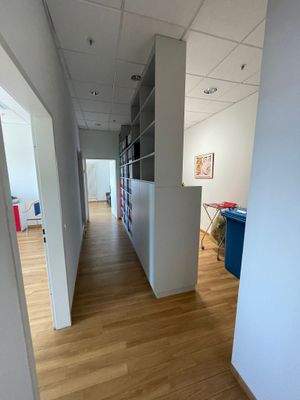 Flurbereich zu den Büros (2).jpg