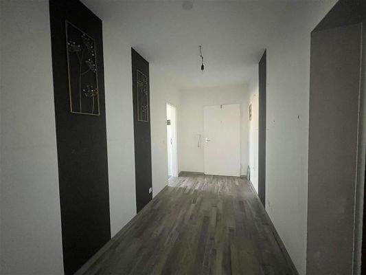 Eingangstür und Flur von innen