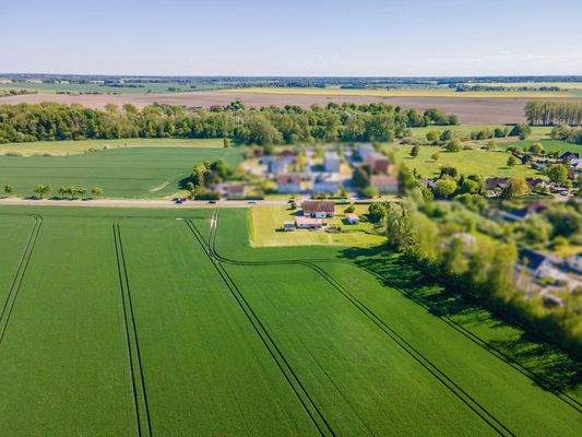 Anwesen Orts -/ Feldlage  