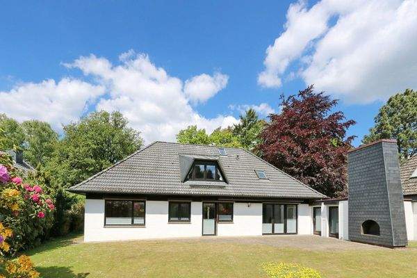 KEYBILD_Hausrückseite