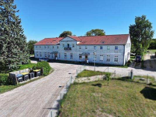 Mehrfamilienhaus in ländlicher Umgebung
