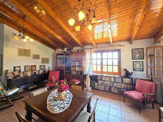 11f1eb1a0ede43819c40e482030decbf-original