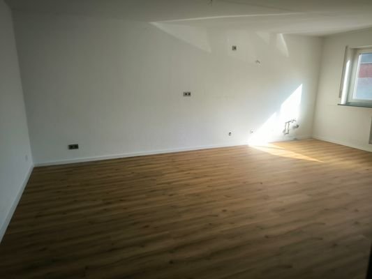 Büro mit Küchenanschlüsse 