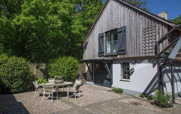 Wirtschaftsgebäude Eingang