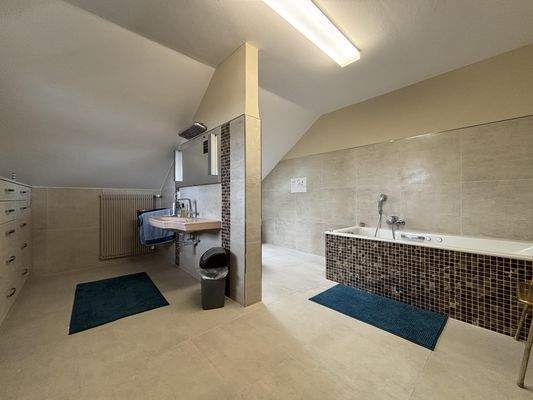 Badezimmer Eltern OG