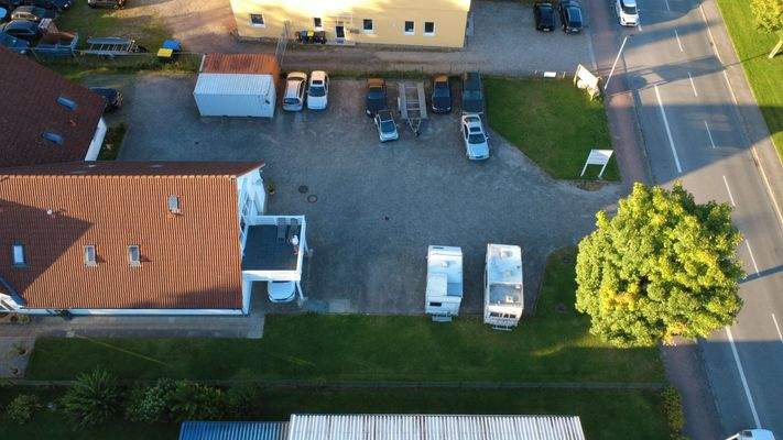 Drohnenaufnahme, vorderer Hof