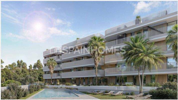 Sea-View Flats in a Complex with Pool in Estepona