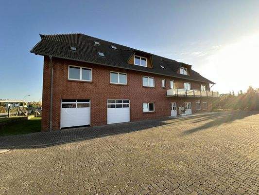 Wohn- & Geschäftshaus Ansicht West