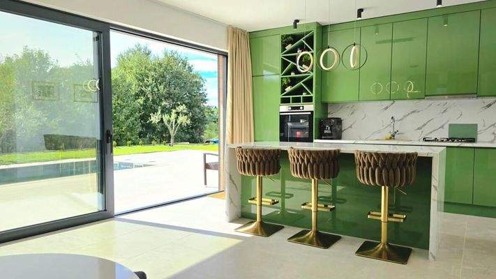 050DE537-3CFB-477A-B2B8-A69229C6FF0D_1_105_c