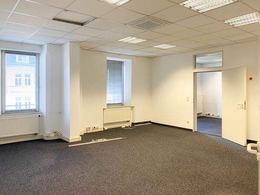 Büro mit Vorzimmer