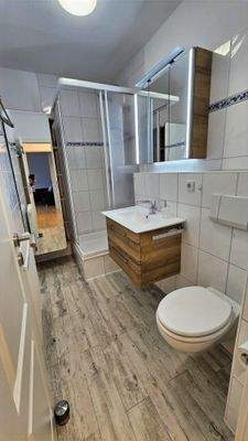 4,0 m² großes Duschbad mit WC