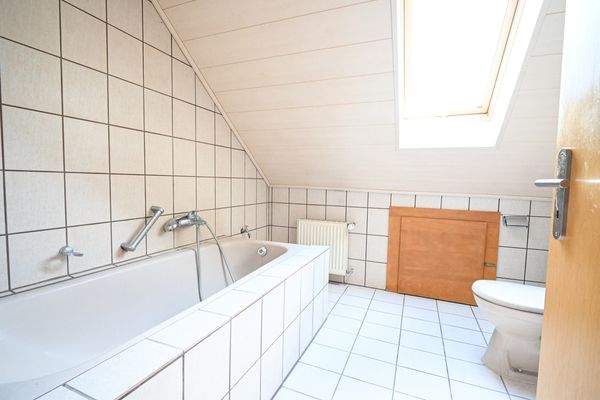 TGL-Bad mit Wanne