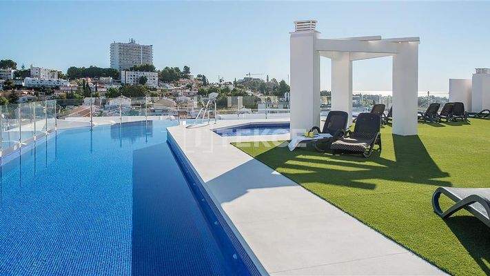Sea View Apartments in Complex with Pool in Marbella