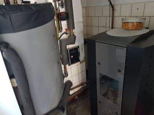 Pelletheizung mit Warmwasserspeicher