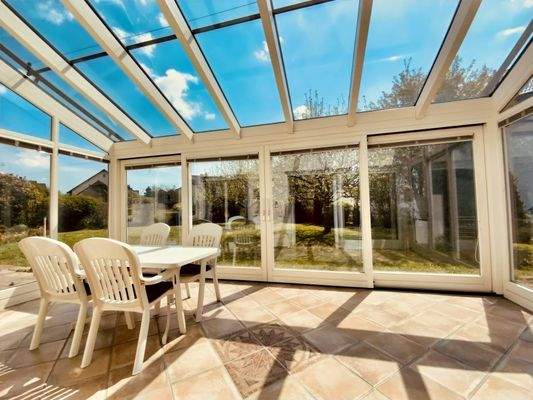 Wintergarten mit Markise