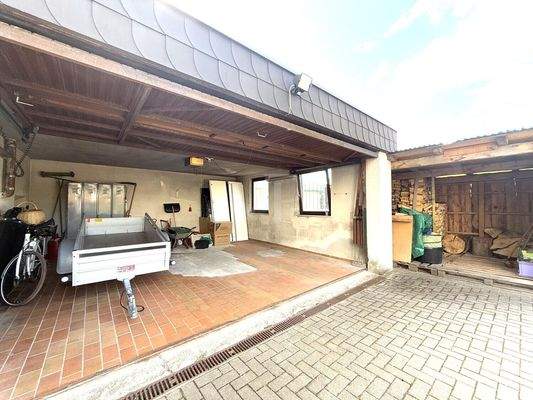 Doppelgarage mit Schuppen