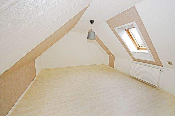 großes Zimmer im DG