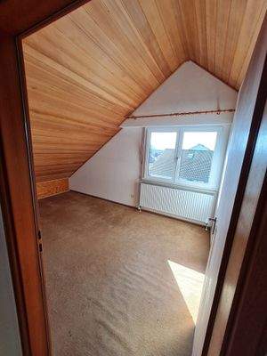 Kinderzimmer/Büro DG