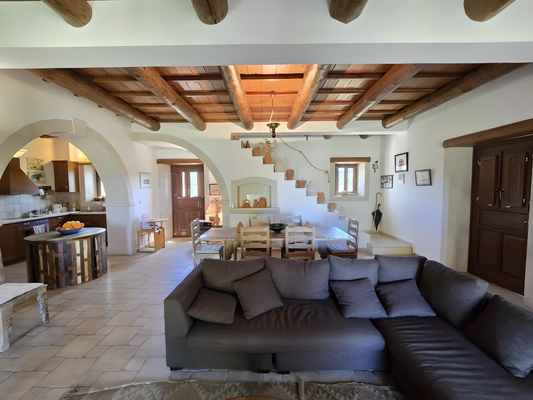 Traditionelle Steinvilla bei Plevriana auf Kreta m