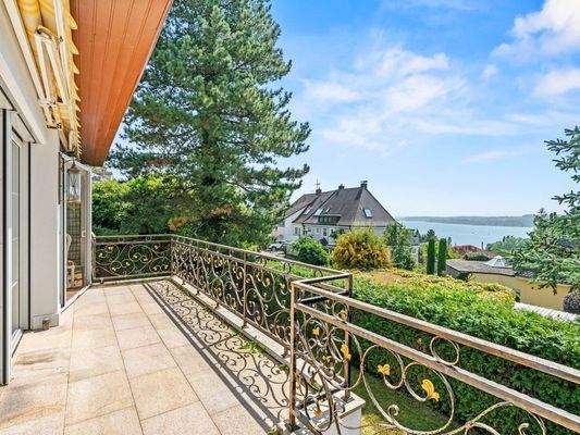 Südbalkon mit Aussicht