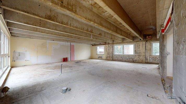 Büro-/Praxisfläche im Rohbauzustand