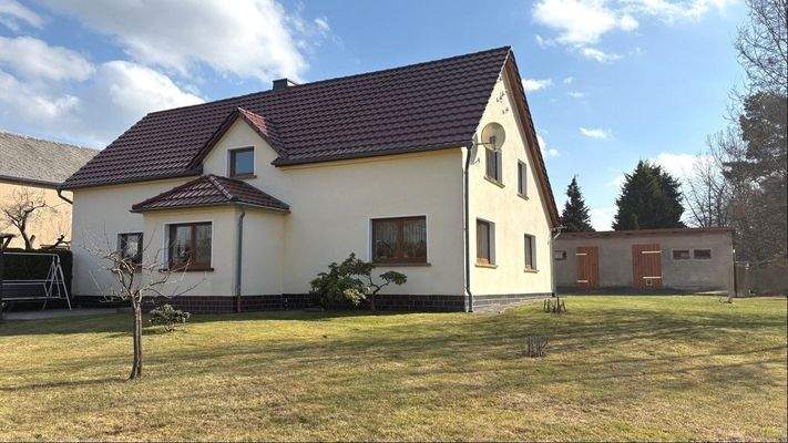 Front- und Seitenansicht