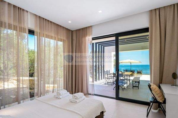 C2972 Villa Nissaki (13)