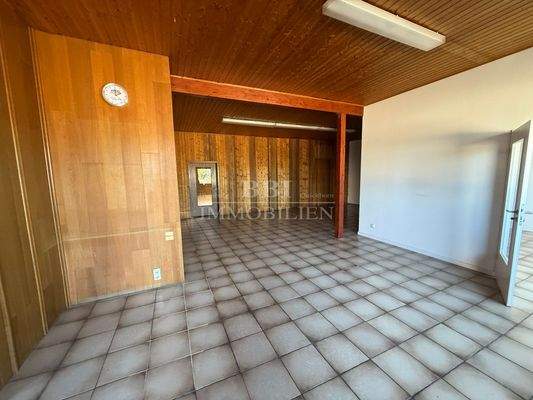 Räume für Büro und Technik