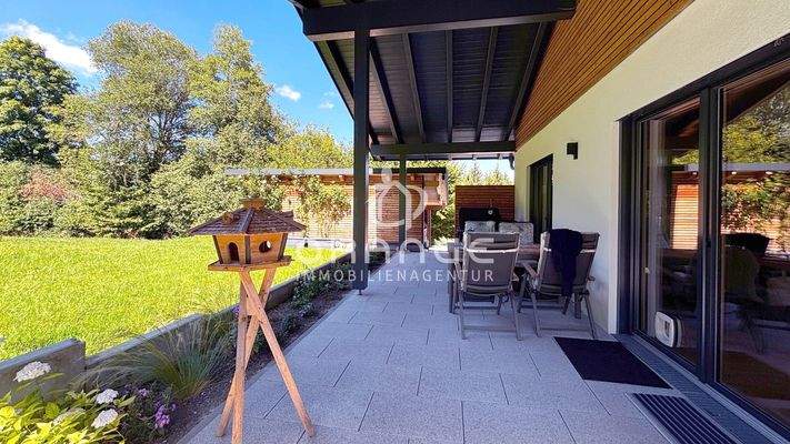 Überdachte Terrasse