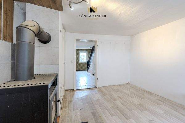 Alte Küche zum Modernisieren und Gestalten.