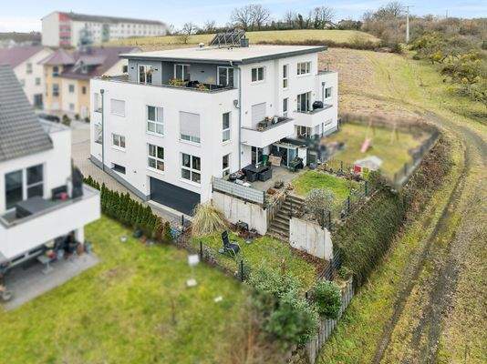 Gesamtansicht mit Gartenanteil