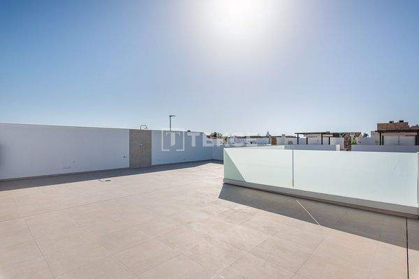 Detached Contemporary Villas near the Beach in Los Alcázares