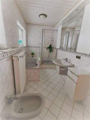 0 Badezimmer EG.jpeg