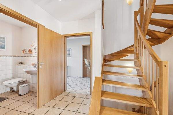 Flur Wohneinheit rechts