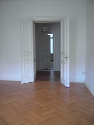 linkes Straßenzimmer